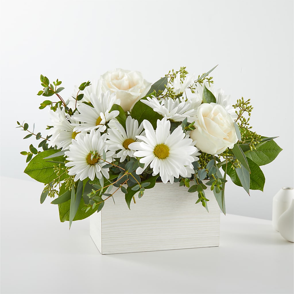 Fresh Linen Box Bouquet – Forsberg Flowers Of Marquette Llc, Marquette MI