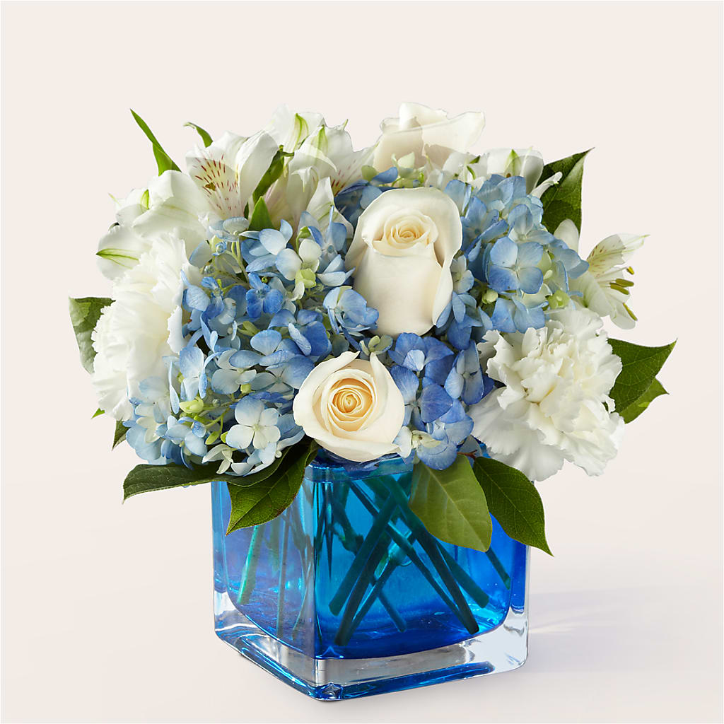 Soothing Waters Bouquet – Forsberg Flowers Of Marquette Llc, Marquette MI