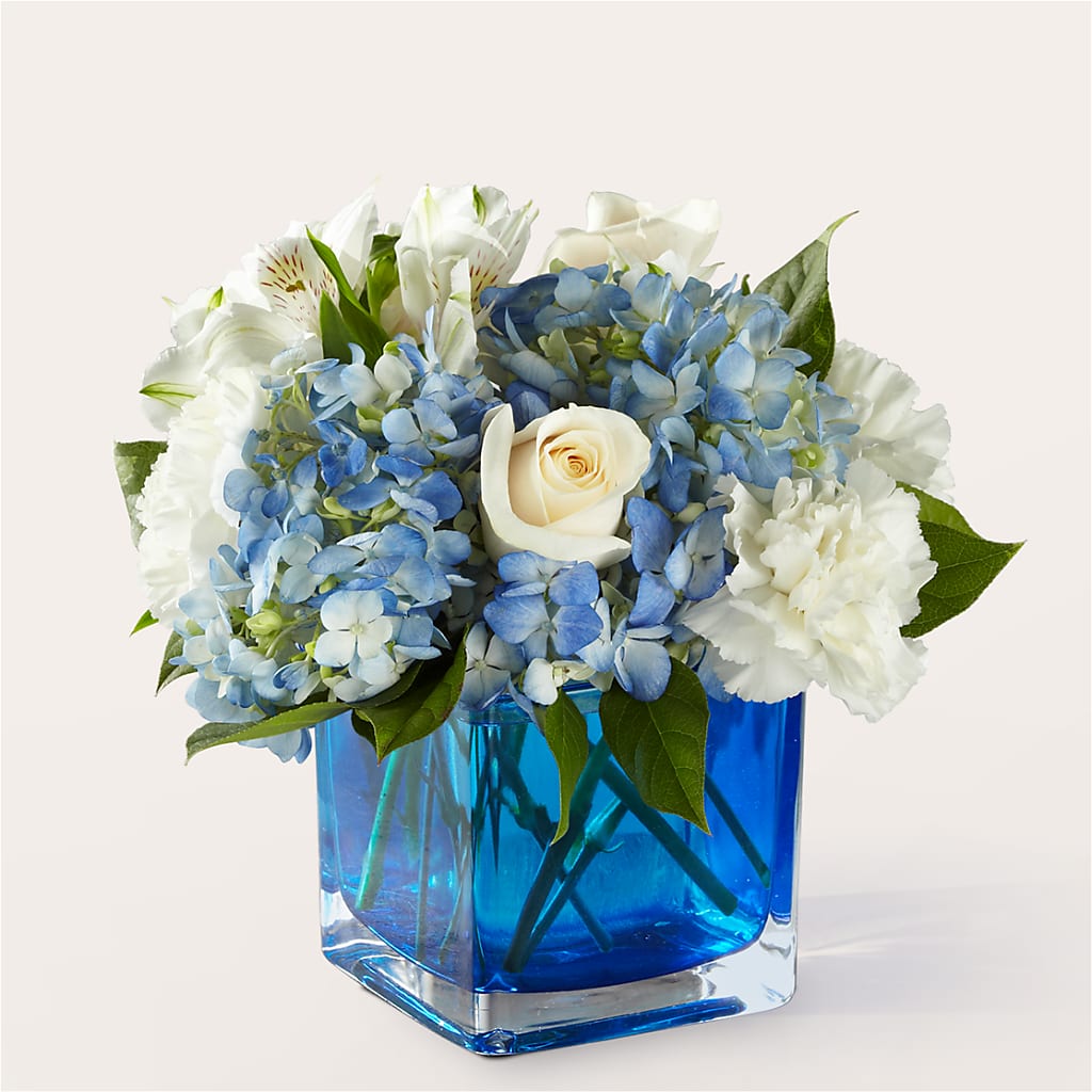 Soothing Waters Bouquet – Forsberg Flowers Of Marquette Llc, Marquette MI