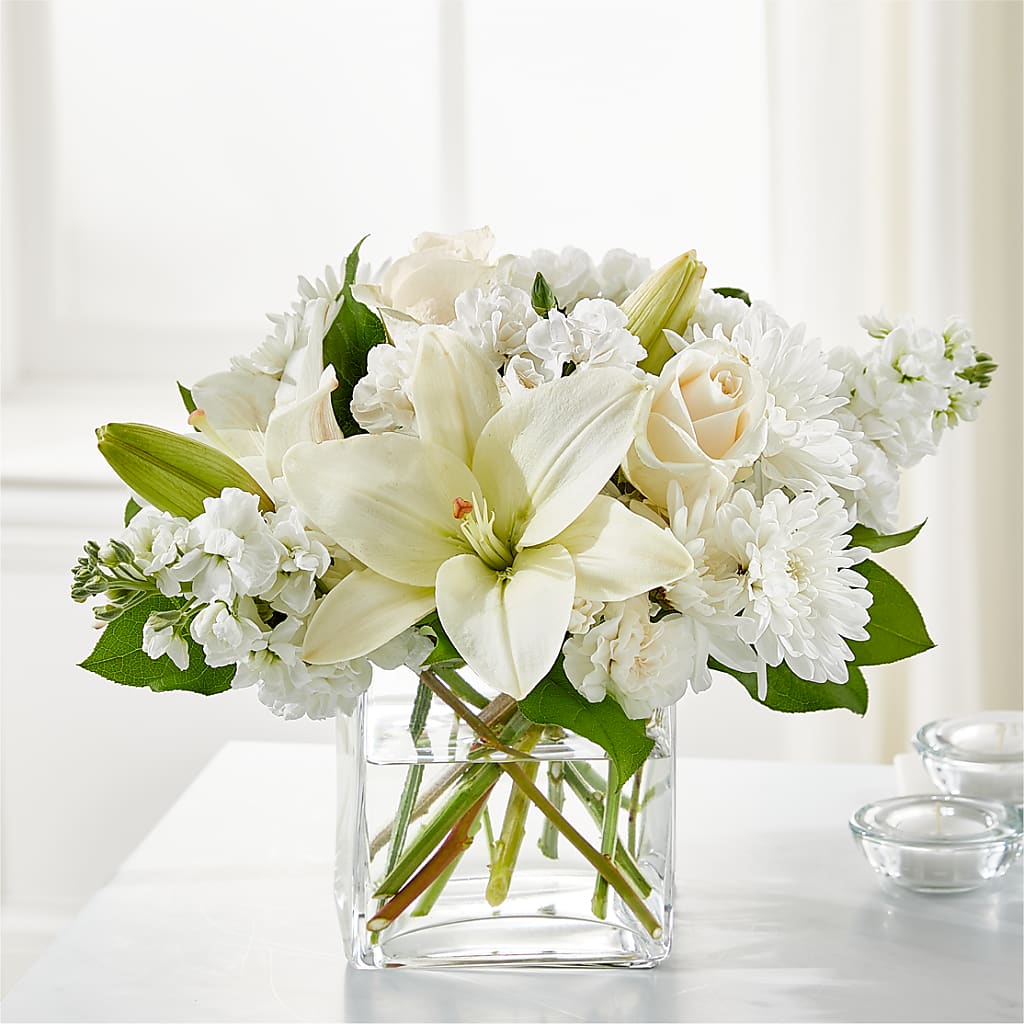 Gentle Breeze Bouquet – Forsberg Flowers Of Marquette Llc, Marquette MI