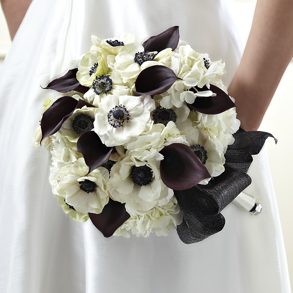 To Have and To Hold Bouquet – Forsberg Flowers Of Marquette Llc, Marquette MI