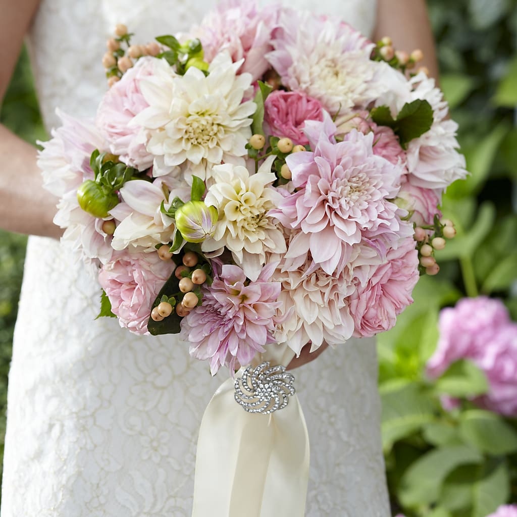Heart's Promise Bouquet – Forsberg Flowers Of Marquette Llc, Marquette MI