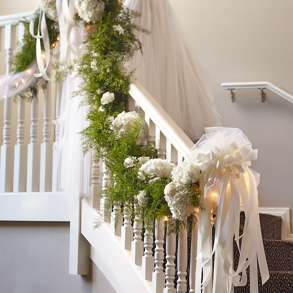Champagne Dreams Garland – Forsberg Flowers Of Marquette Llc, Marquette MI