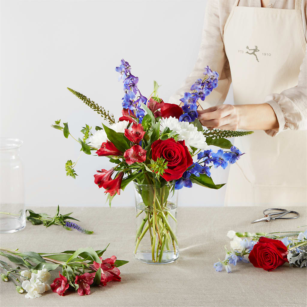 Star Spangled - A Florist Original –  Forsberg Flowers Of Marquette Llc, Marquette MI