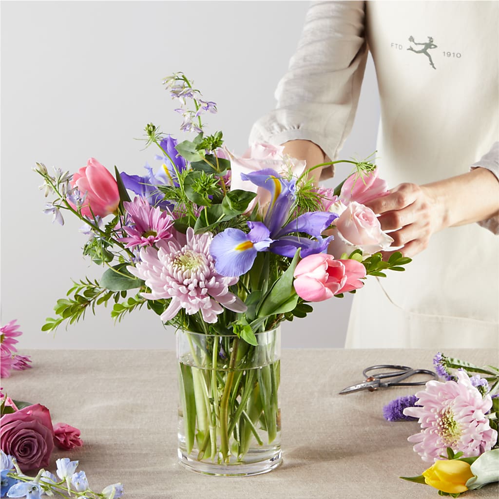 Pastel Tradition - A Florist Original –  Forsberg Flowers Of Marquette Llc, Marquette MI