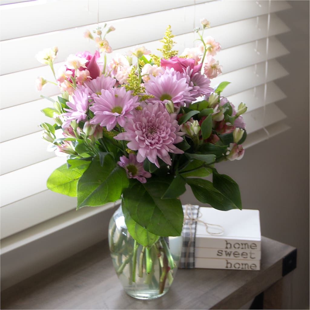 Pastel Tradition - A Florist Original –  Forsberg Flowers Of Marquette Llc, Marquette MI