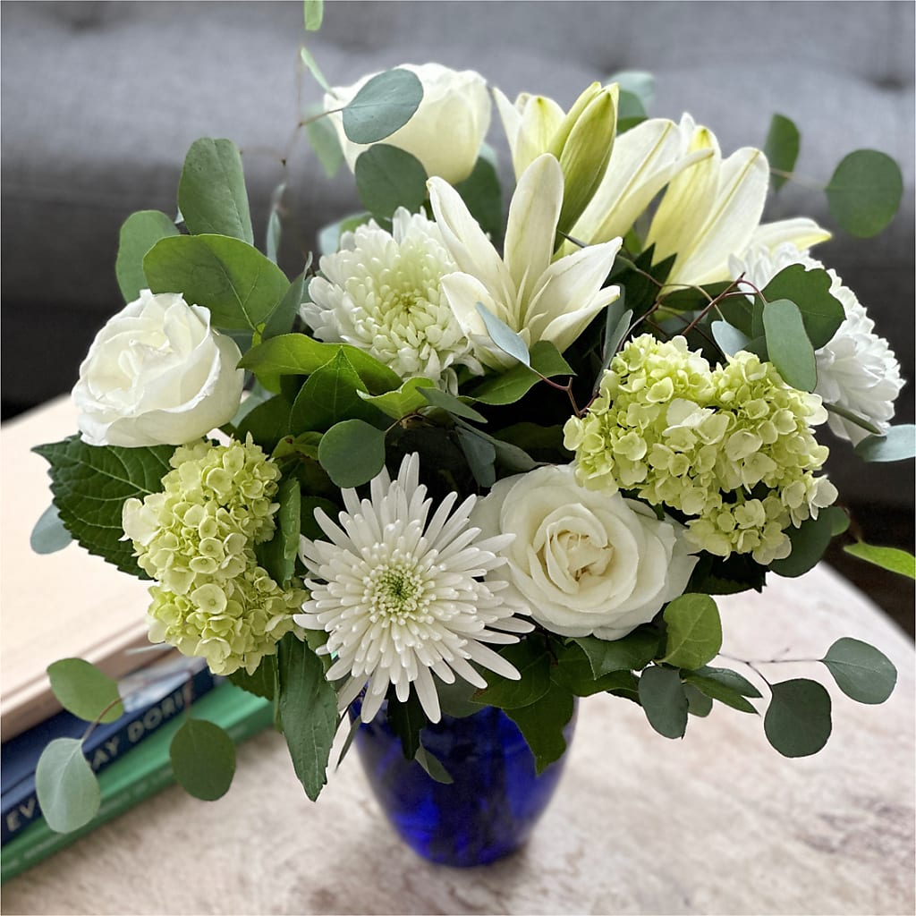 Snowy Dreams Bouquet –  Forsberg Flowers Of Marquette Llc, Marquette MI
