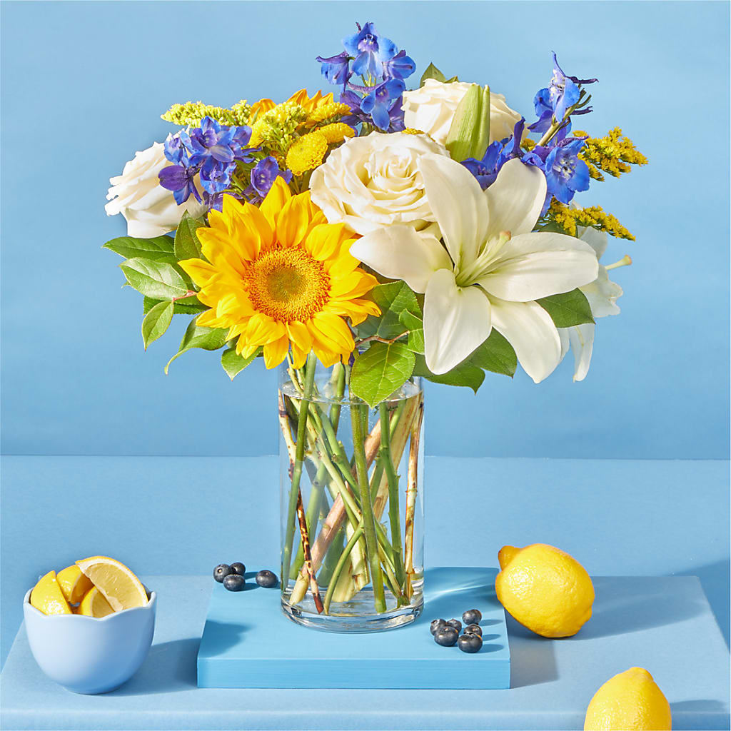 Stargazing Bouquet –  Forsberg Flowers Of Marquette Llc, Marquette MI