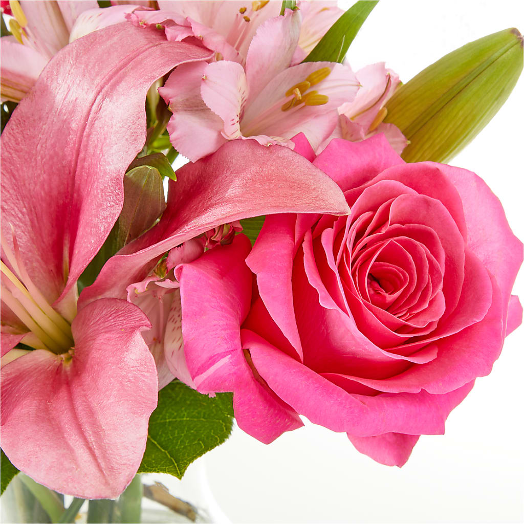 Lots of Love Bouquet –  Forsberg Flowers Of Marquette Llc, Marquette MI