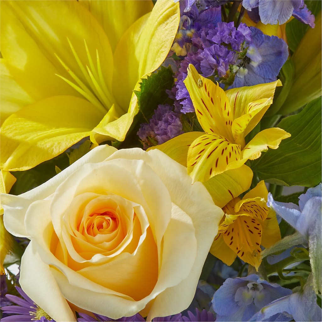 Limoncello Bouquet –  Forsberg Flowers Of Marquette Llc, Marquette MI